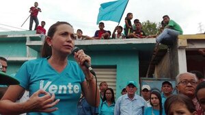 Dictadura venezolana deja inelegible a opositora por 15 años