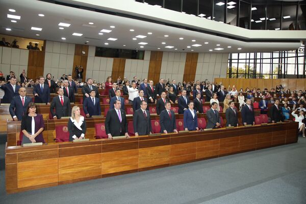 Nuevos senadores toman posesión de sus bancas - ADN Digital