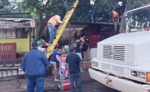 Desmantelan casillas instaladas en vereda frente a la Fiscalía de CDE