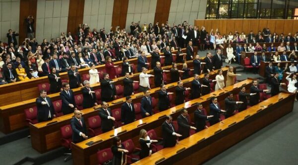 SENADORES YA JURARON Y DEFINIRÁN MESA DIRECTIVA