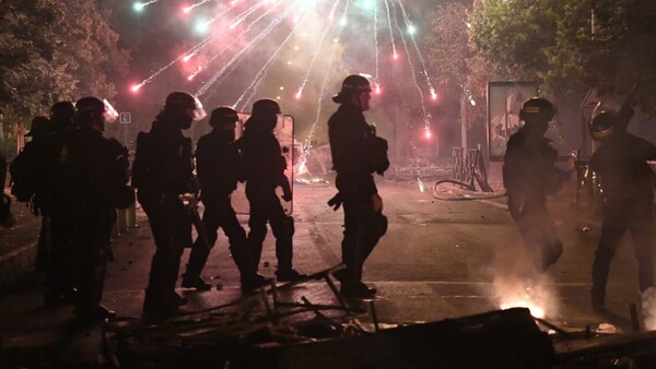 Más de 650 detenidos en tercera noche de protestas en Francia