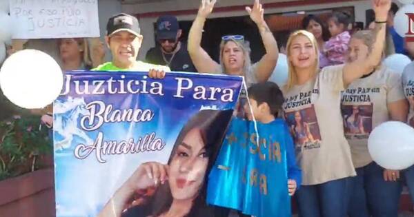 La Nación / Familiares de joven asesinada por su pareja piden justicia en Villa Elisa