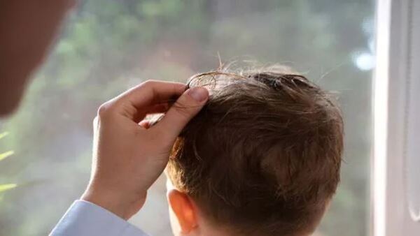 Denuncian a paraguayos por ofrecer plata a niños para comprar cabello