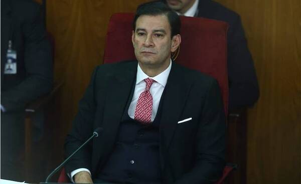 Silvio Ovelar con 30 votos fue nombrado como nuevo presidente del Congreso