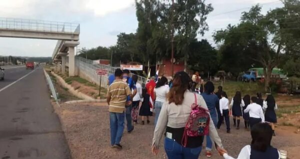 Con rezos y cantos honraron a Pablito en Ypacaraí - Nacionales - ABC Color