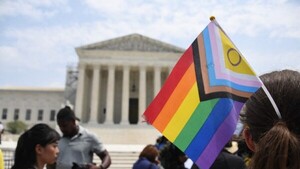 Corte Suprema de EEUU ampara negarse a trabajar para parejas gays y rechaza cancelar deuda estudiantil