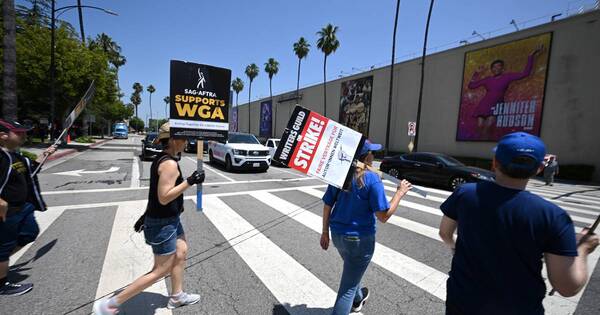 La Nación / A medianoche Hollywood puede quedar sin actores