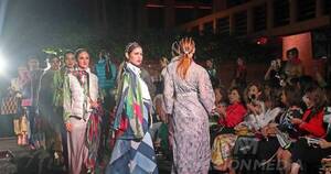 La Nación / Desfile de la Fundación Princesa Diana de Francia