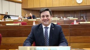 Operan con éxito a Buzarquis: “Está lúcido y consciente”