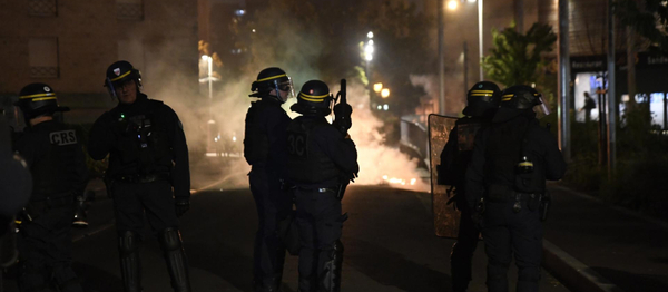 Diario HOY | Detenidas casi mil personas en Francia en cuarta noche de disturbios