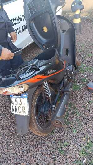 Motocicleta recuperada tras persecución policial por presunto robo