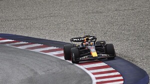 Verstappen gana el sprint de Austria