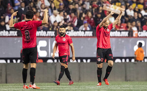 Carlos González anota en su primer partido con el Tijuana