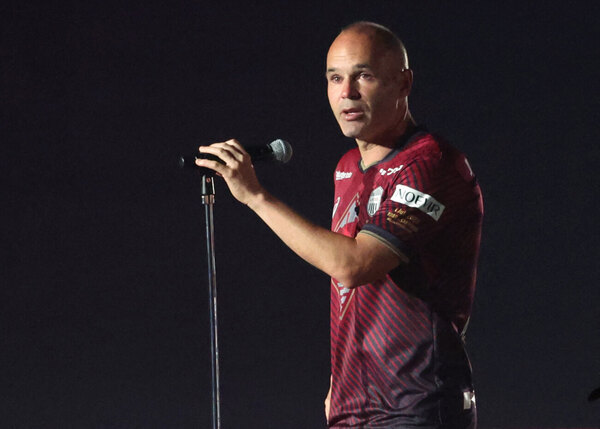 Versus / Iniesta disputa su último partido con el Vissel Kobe