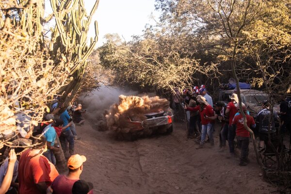 Versus / Alonso y Galindo tiñen de naranja la punta en el Chaco