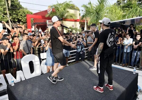 Una tarde noche llena de talento y rap en la Manzana de la Ribera - Música - ABC Color