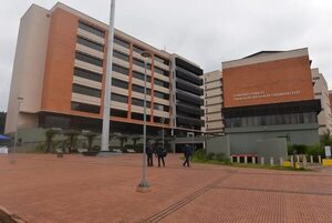 Adjudican limpieza del Palacio de Justicia de CDE por G. 6.800 millones - ABC en el Este - ABC Color