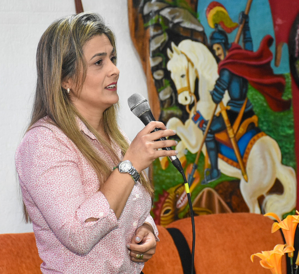 Precandidata colorada cierra su campaña con una caminata ecodeportiva en Villa Elisa - ADN Digital