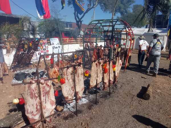 De todo en la fiesta "Kure Luque Ara" - C9N