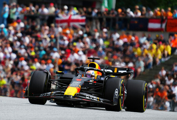 Versus / Max Verstappen dominó el GP de Austria y se anota la quinta victoria consecutiva