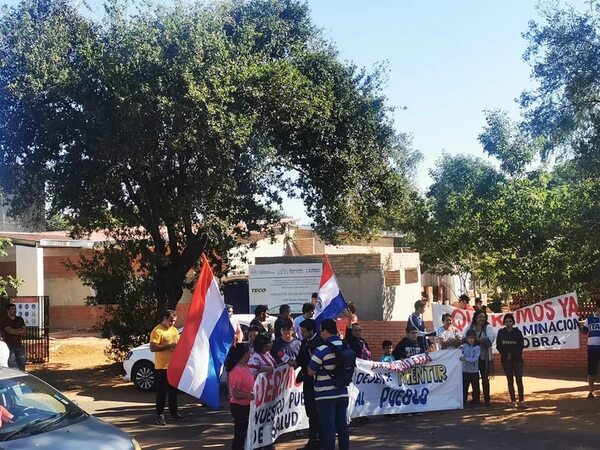 Posta Ybycuá: se manifiestan ante paralización de obras en Unidad de Salud Familiar - Nacionales - ABC Color
