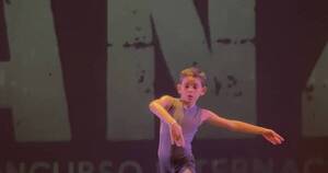 La Nación / Tiene 10 años y quiere ser bailarín profesional: vende productos de limpieza para costear gastos