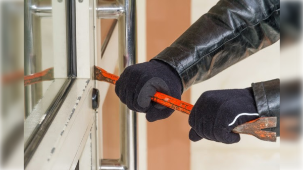 Ladrones se llevaron caja fuerte de una vivienda