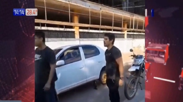 Supuesto infractor huyó con cepo y todo en Asunción - Noticias Paraguay