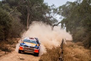 Alonso-Galindo ganan el Transchaco Rally