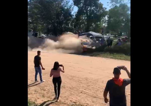 (VIDEO) Feo accidente dejó tres heridos graves en el Rally