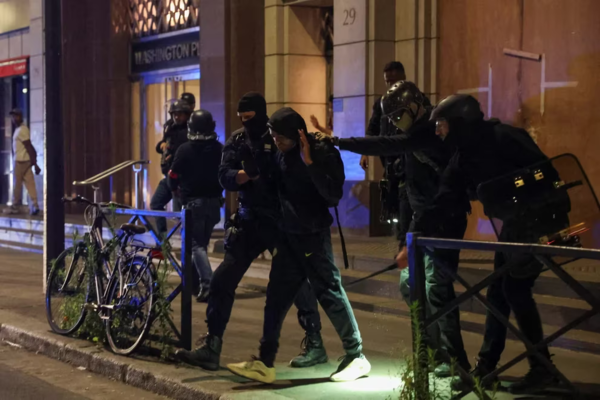 Disturbios de Francia se extendieron a Bélgica y Suiza, donde detuvieron a 40 personas