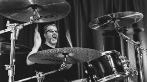 Diario HOY | Exbaterista de Revolber debuta como solista con “Chau Lokita”