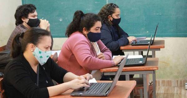 La Nación / Inician capacitación para los docentes
