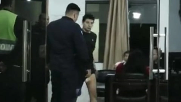 Conductor dispara a un jugador de pikivóley en Asunción - Noticiero Paraguay