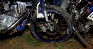 Motociclista de 17 años pierde la vida tras chocar contra una camioneta en Itauguá - trece