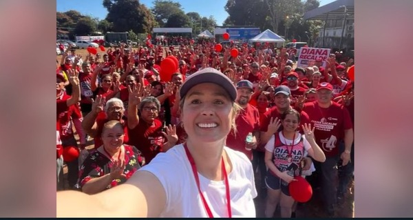 Diario HOY | Diana Recalde cerró campaña en Villa Elisa con una correcaminata