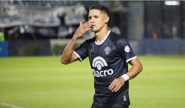 Alex Arce llega a los 20 goles en el fútbol argentino