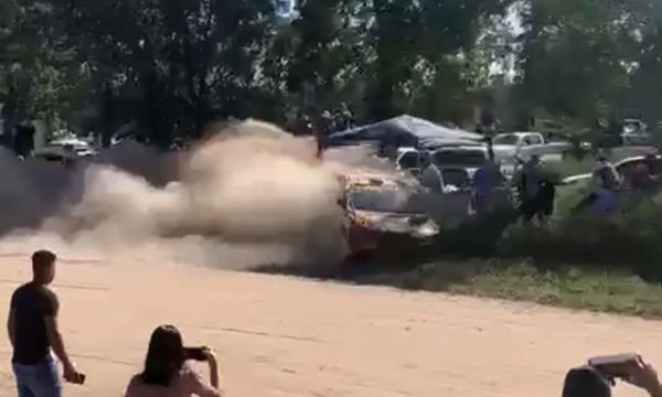 Grave accidente en el Transchaco Rally: vehículo perdió el control y chocó a espectadores - OviedoPress
