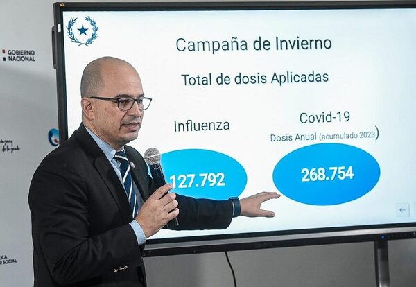 Salud insiste en necesidad de aplicarse las vacunas contra la influenza y el covid-19
