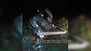 Mujer perdió el control de su vehiculo y terminó derribando una columna en Nva. Alborada