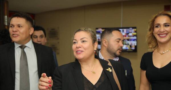 La Nación / Caso de senadora payista: “No fue un escrache, fue intento de feminicidio”