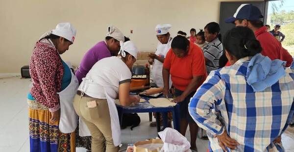 Capacitan a familias indígenas de Filadelfia