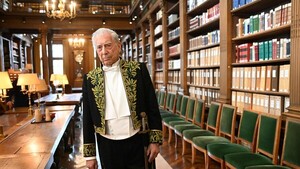 Mario Vargas Llosa, hospitalizado de nuevo por Covid-19