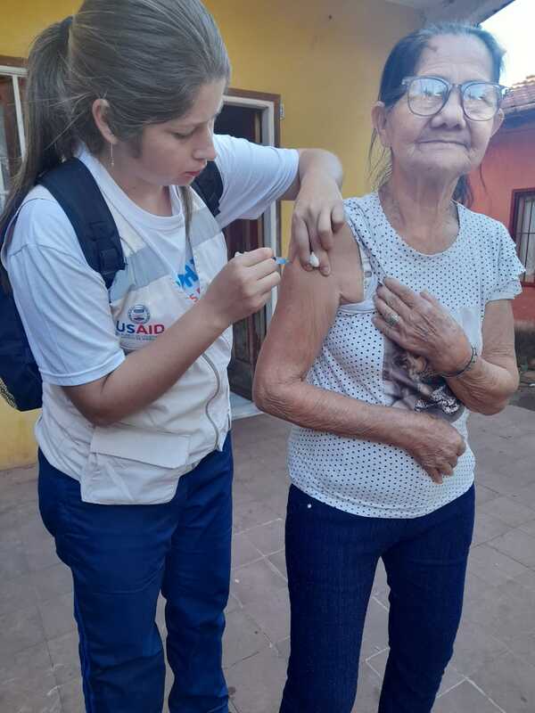 Intensifican campaña de vacunación en barrios de Encarnación