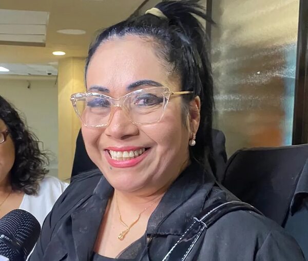 “Yo creo que todos usamos filtros; a mí me encanta”, dice Yamy Nal - Política - ABC Color