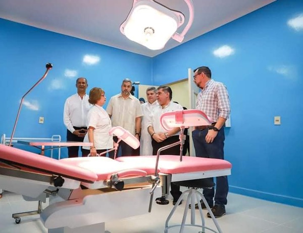 Abdo Benítez inauguró mejoras en el Hospital Básico de Atyrá