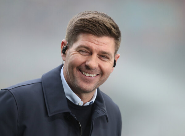 Versus / Otra figura que se va: Steven Gerrard también enfila hacia Arabia Saudita