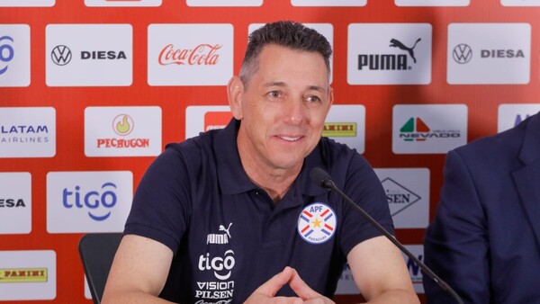 Paraguay presenta nuevo seleccionador femenino
