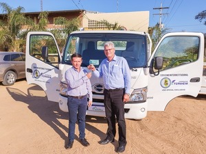 Cooperativa Fernheim contribuyó con la Municipalidad de Filadelfia mediante la donación de un camión de carga