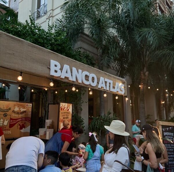 Banco Atlas promueve una comunidad sostenible.